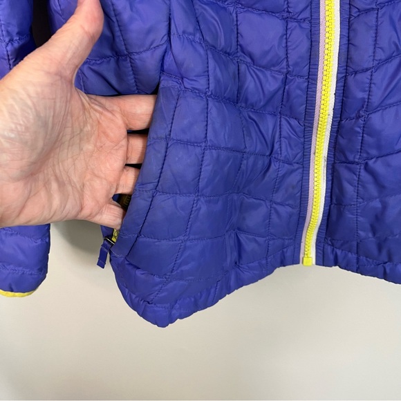 The North Face Girl’s Purple and Yellow Quilted Winter Jacket Coat Size M(10-12) - Picture 4 of 10